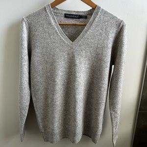 Women’s size M authentic Aran Sweater Market v-neck